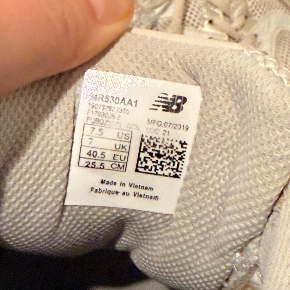 New Balance 530 "Moonbeam/Sea Salt"
Sneakers - Picture 8 of 8